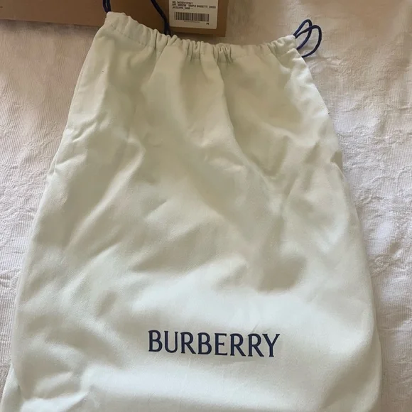 Burberry simple baguette - Picture 3 of 8